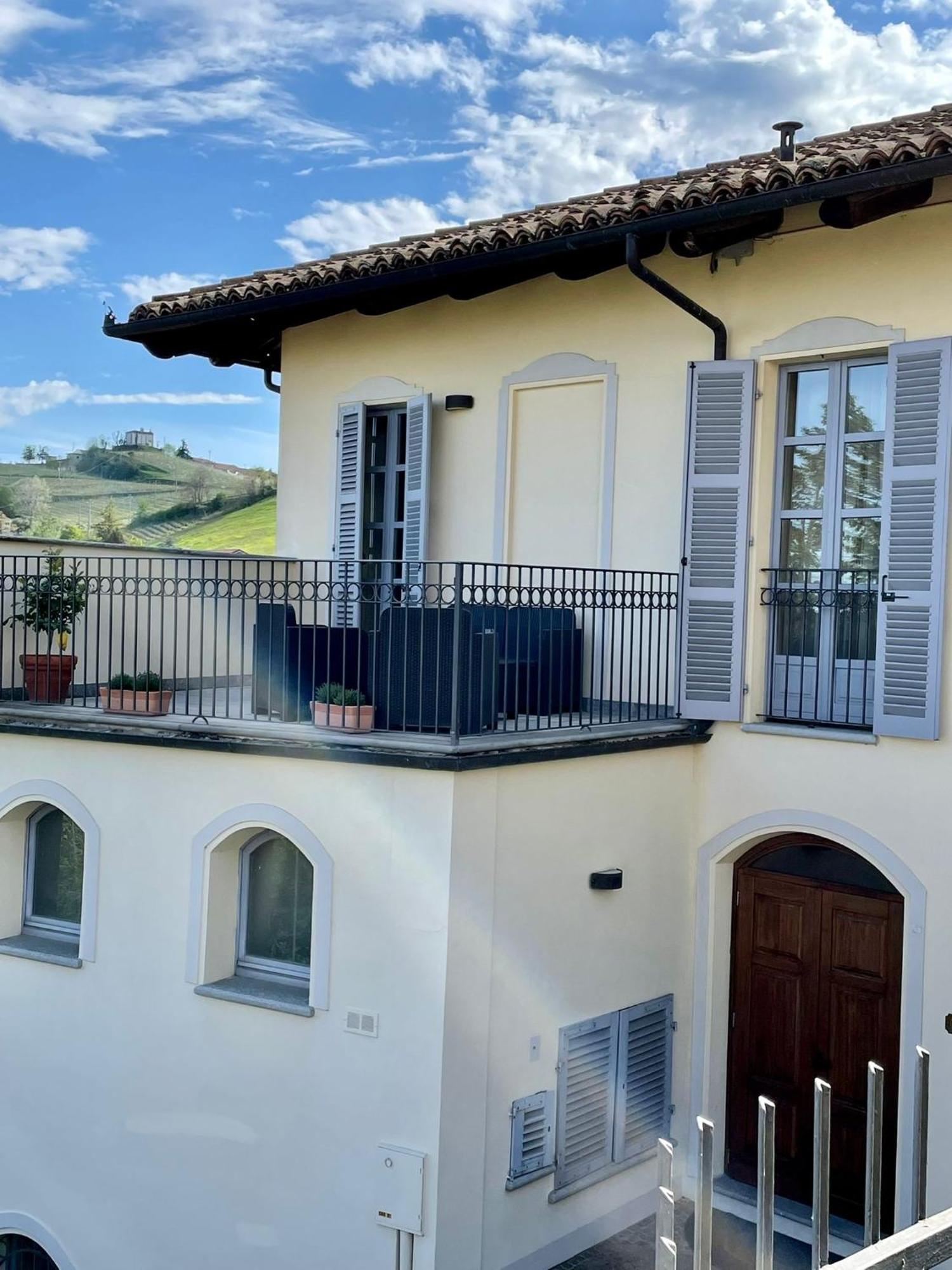 Albergo Castiglione Langhe Castiglione Tinella Exterior photo