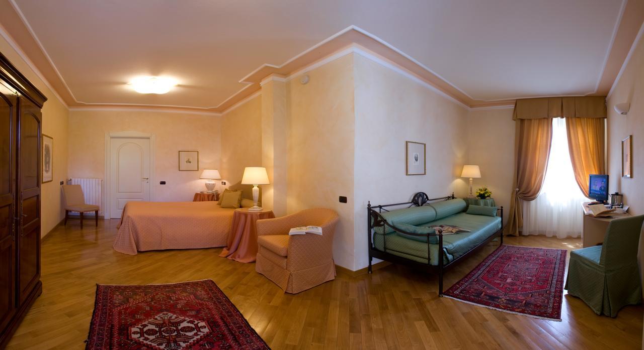 Albergo Castiglione Langhe Castiglione Tinella Exterior photo