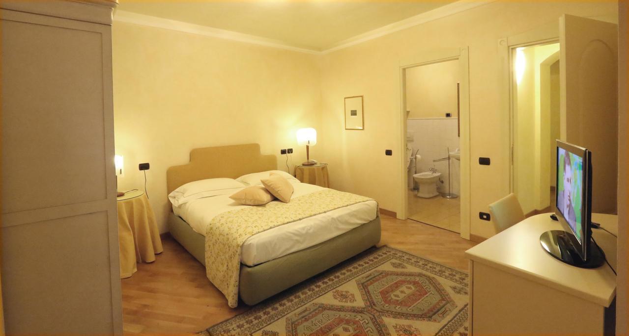 Albergo Castiglione Langhe Castiglione Tinella Exterior photo