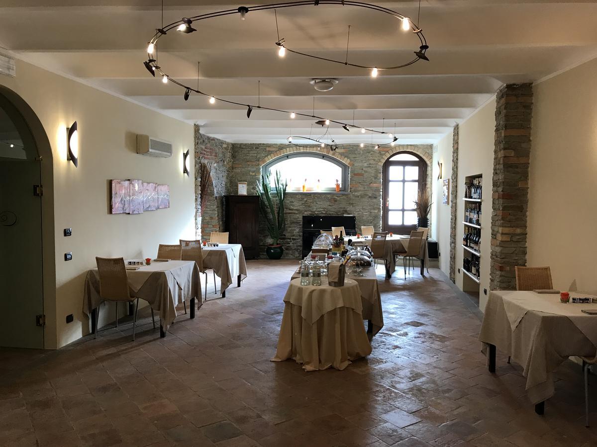 Albergo Castiglione Langhe Castiglione Tinella Exterior photo